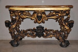 17. Антикварный Консольный столик. Около 1800 года. 89x150x60 см.