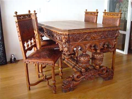 39. Антикварный Стол и 4 стула. 1850 год. 140x78x95 см. Цена 3500 евро.